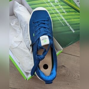 Mineral Blue Knit Cariuma Sneakers